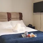 Pe Na Areia A 90 Passos Da Praia!
